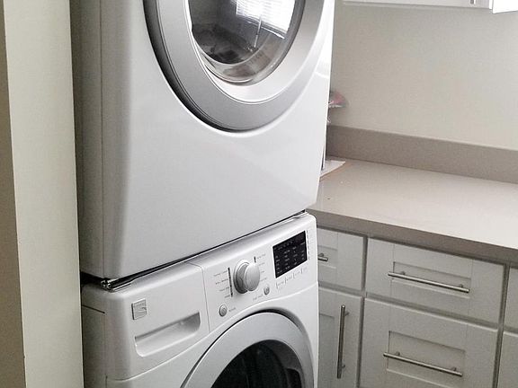 3rd image of 1213 Dewey Ave #1213