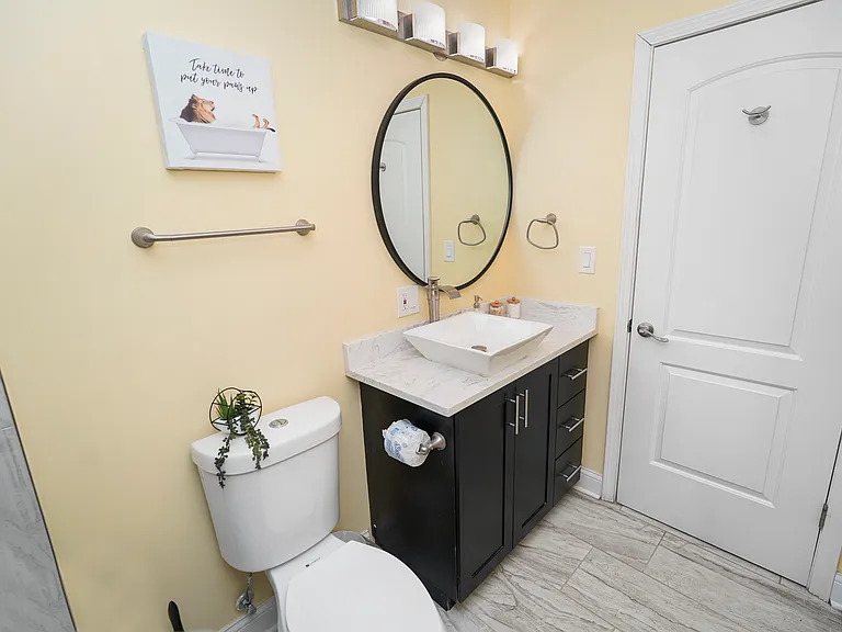 321 S Richmond St #2 — Photo 16
