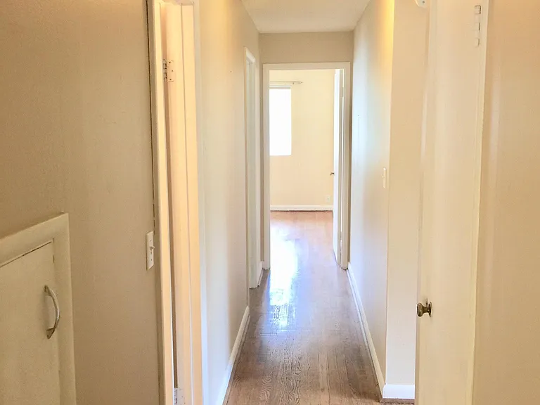 NE Northgate Way — Photo 15