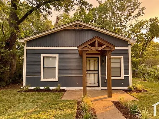 3 bed, 1104 sqft, $1,640 — Photo 1
