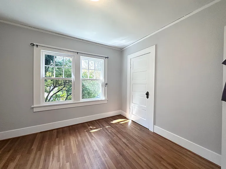 1928 NE 64th Ave — Photo 5