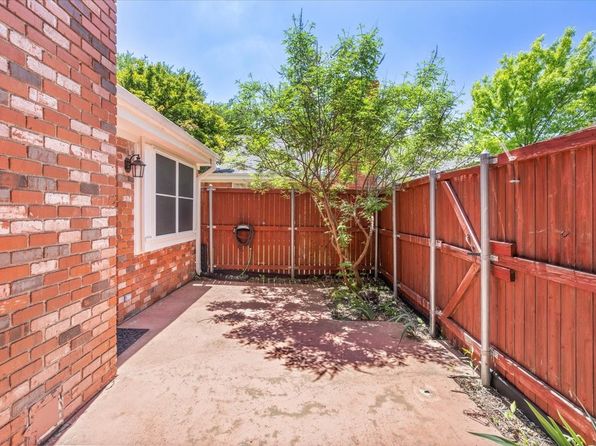 1059 Roaring Springs Rd, Fort Worth, TX 76114