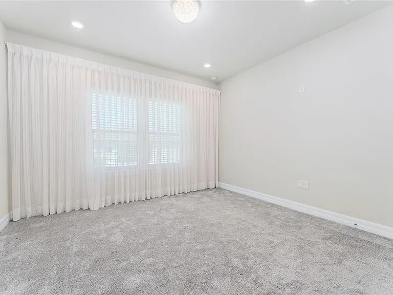 9242 Hanging Vine Ct — Photo 44