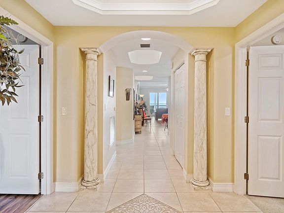 3rd image of 93 Delannoy Ave APT 503