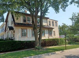 9019 Southview Ave, Brookfield, IL 60513