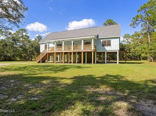 749 E North St, Pass Christian, MS 39571