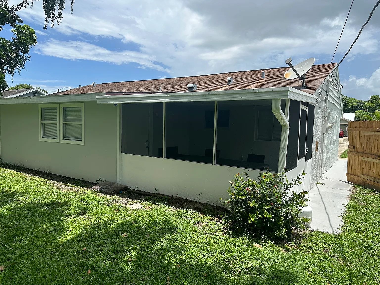 4 bed, 1100 sqft, $2,300 — Photo 4