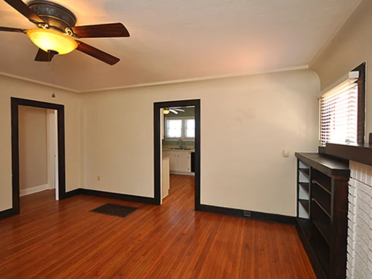 702 Leonard Ave — Photo 4