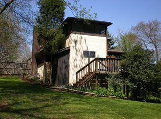 5885 Emmaus Rd, Emmaus, PA 18049