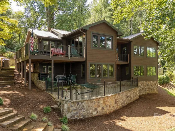473 S Lake Summit Rd, Zirconia, NC 28790