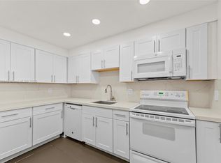 3253 Foxcroft Rd #G312, Hollywood, FL 33025