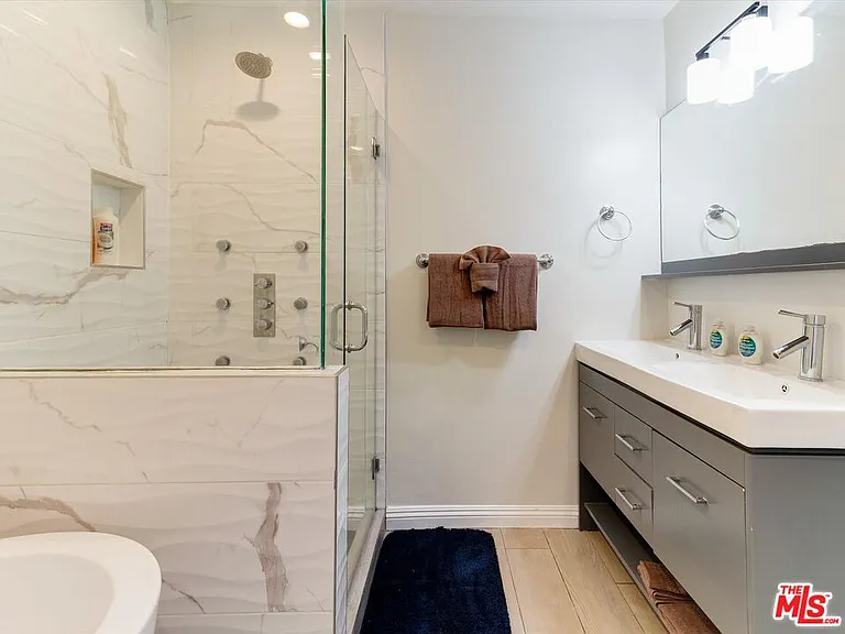 23109 Mariano St — Photo 25