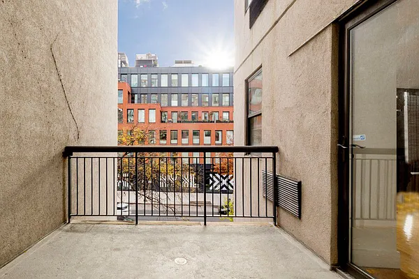 Rented by Stile Real Estate, LLC | media 19