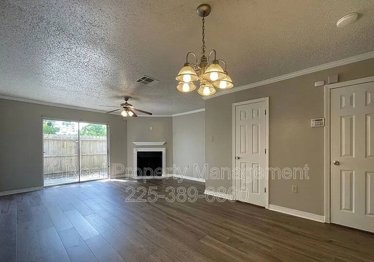920 W Tony St #12D — Photo 3