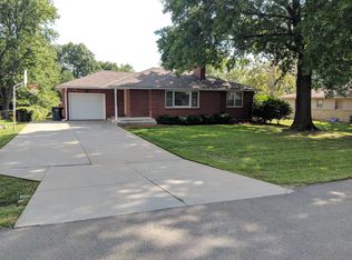 4611 SW West Dr, Topeka, KS 66606