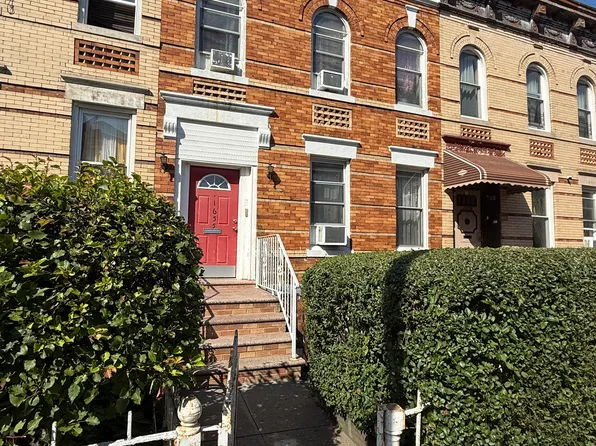 1655 Lincoln Place image 4 of 17