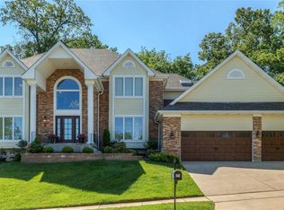 648 Wood Fern Dr, Ballwin, MO 63021