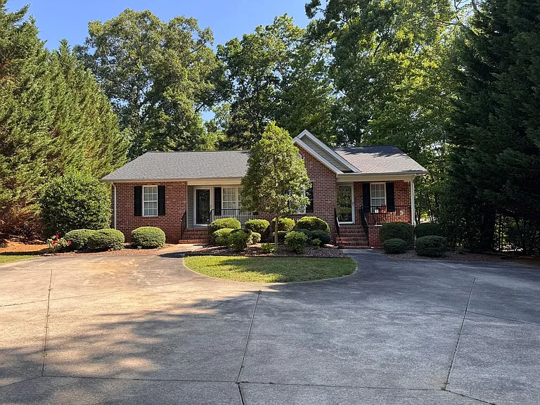 1911 N Asheboro School Rd — Photo 19