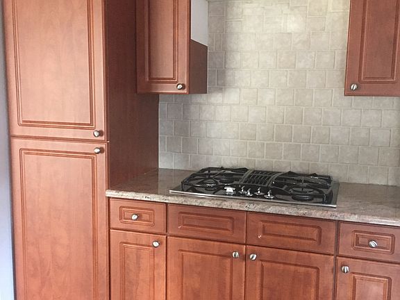 3rd image of 6944 Kingsbury St