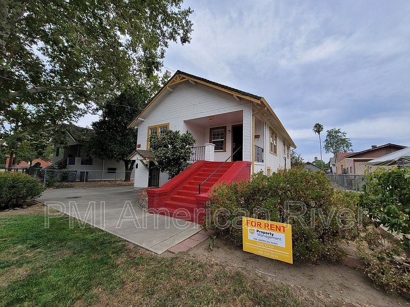 1st image of 224 6th St