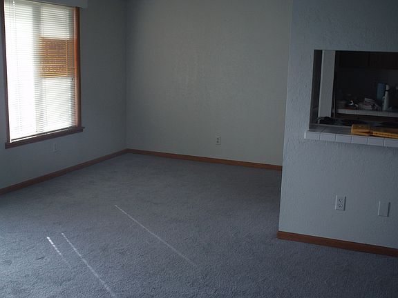 4th image of 270 SE Barrington Dr #206