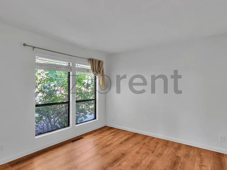 617 Hove Ct — Photo 37