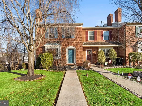 1501 Village Green Dr, Gilbertsville, PA 19525