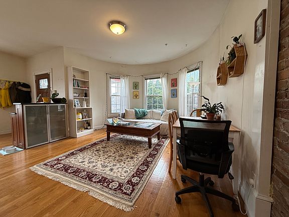 3rd image of 12-14 Everett St #102