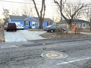 10111 Hillcrest Rd, Kansas City, MO 64134