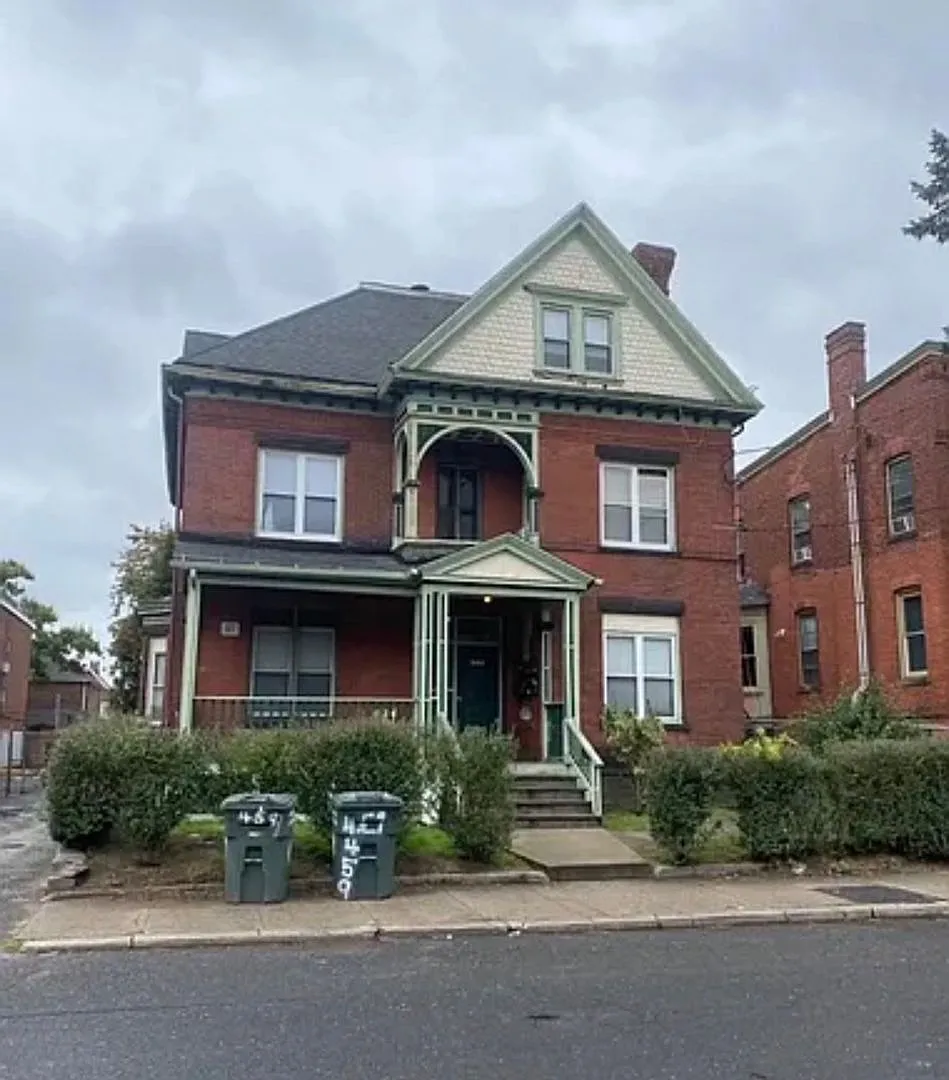 459 Noble Avenue — Photo 1