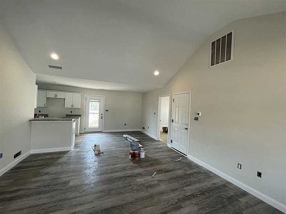 2nd image of 819 Birch Ct