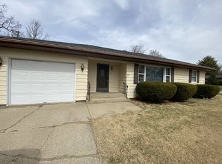 2417 Circle Dr, Ottawa, IL 61350