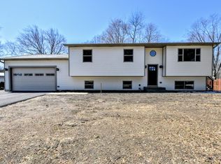 54 Prospect Dr, Lindenhurst, IL 60046