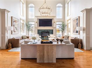 23 Applegate Ln, Hyde Park, NY 12538