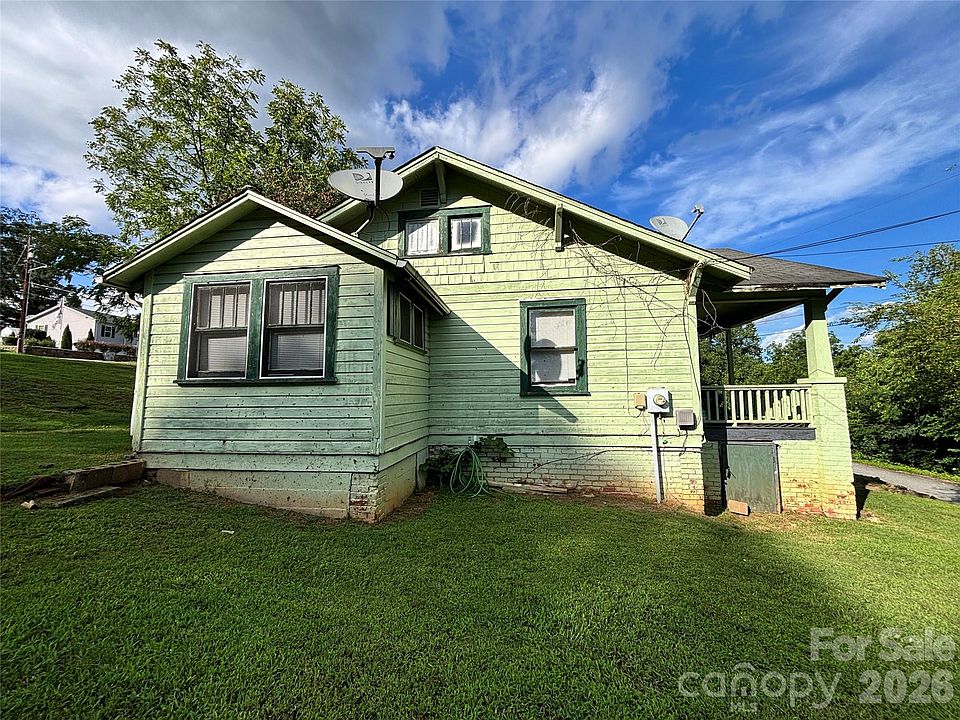 1st image of 1102 Regal Pl NW
