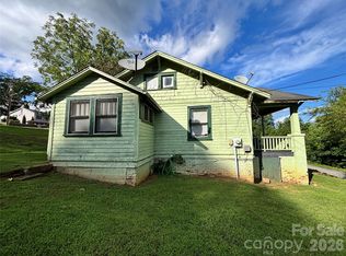1102 Regal Pl NW, Lenoir, NC 28645