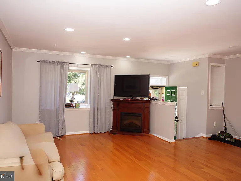 8 Cross Falls Cir — Photo 3