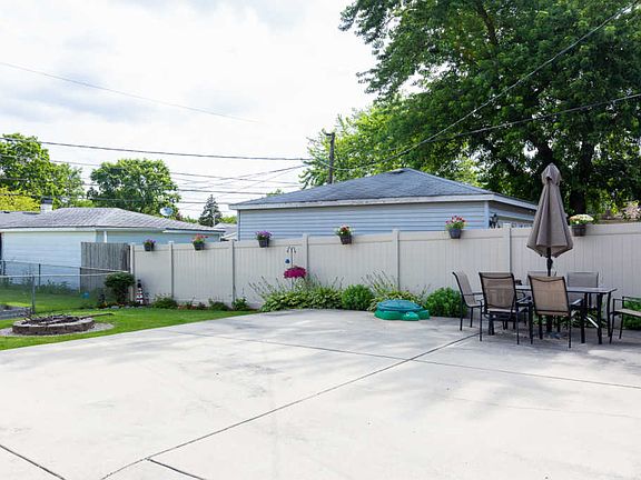 3rd image of 5230 Arbor Ln