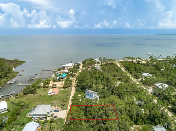 532 W Sawyer St, Eastpoint, FL 32328