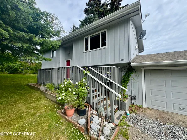 4044 Main St, Homer, AK 99603