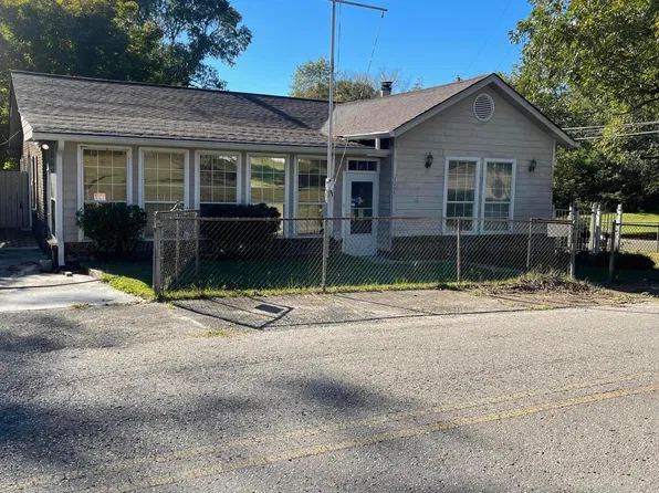 1135 2nd St NW, Carbon Hill, AL 35549