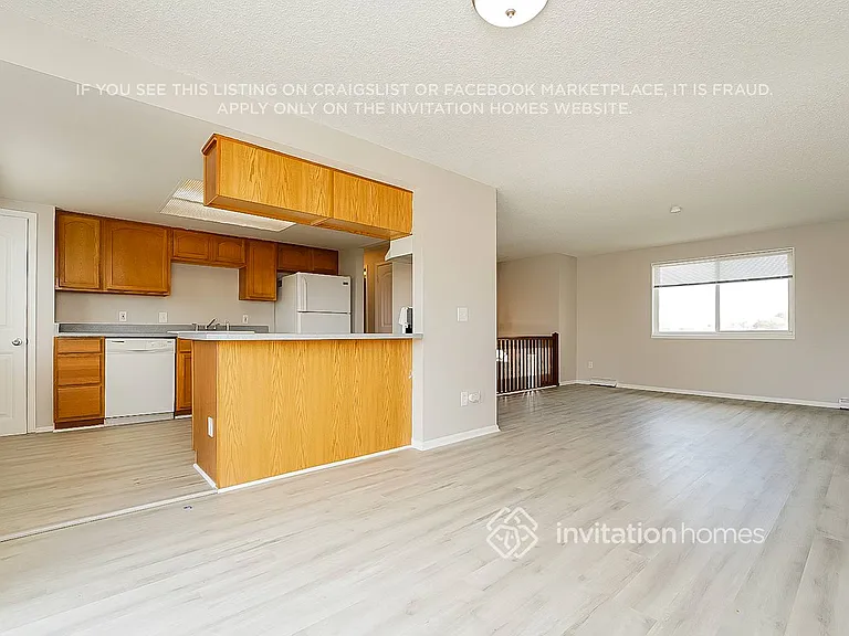 647 S 6th Ave — Photo 5