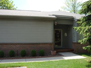 6613 Quail Run Cir, Westland, MI