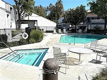 2 bed, 2.5 bath, 1200 sqft, $3,300 — Photo 2