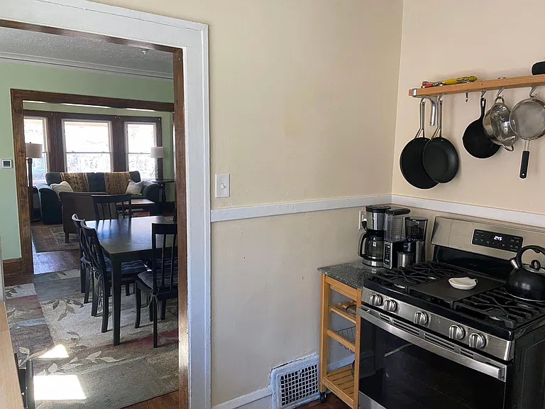 1265 W Clifton Blvd — Photo 9
