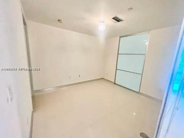 2950 NE 188th St #231 — Photo 11