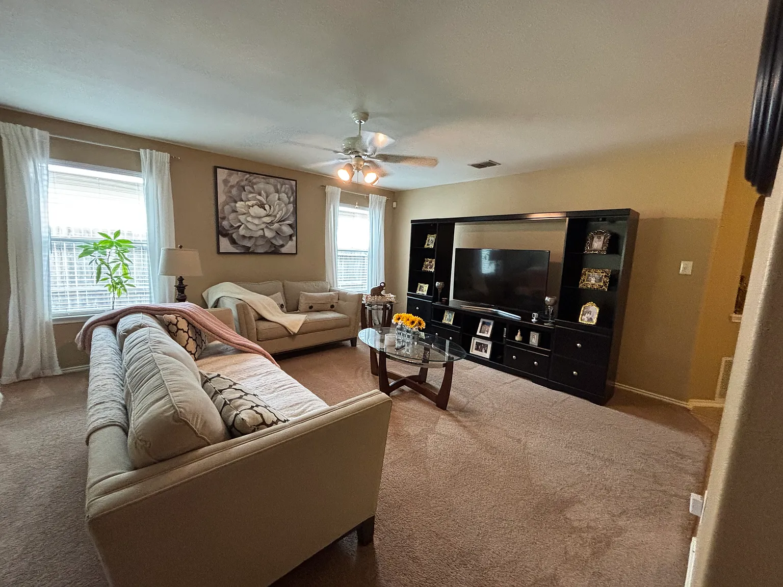 3 bed, 1380 sqft, $1,750 — Photo 2