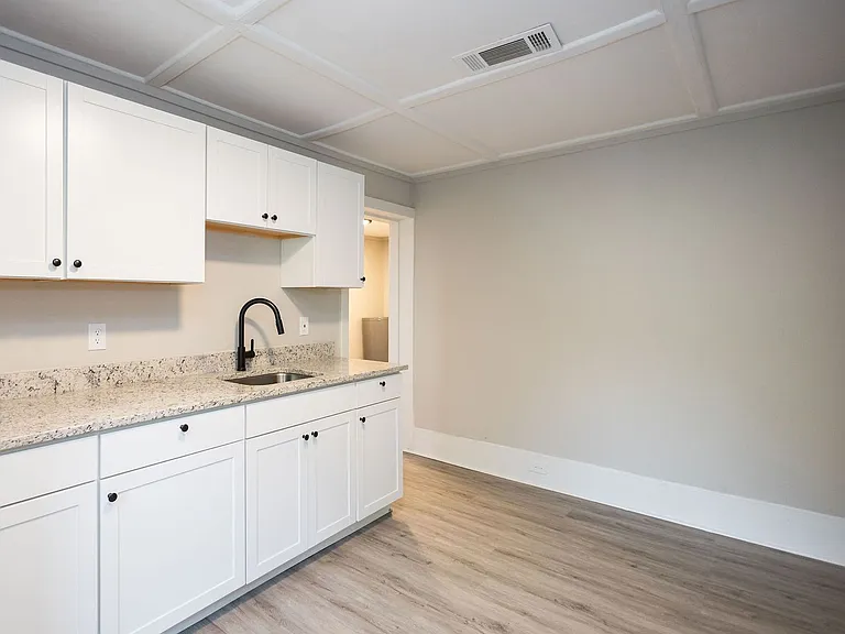 519 W Cherry St — Photo 18