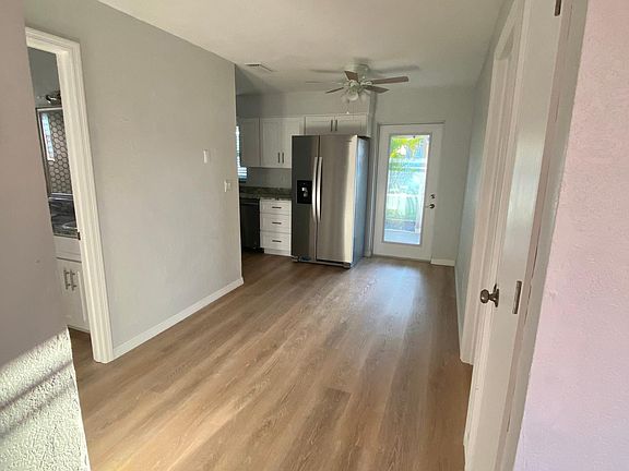4th image of 4006 SW 16th Pl