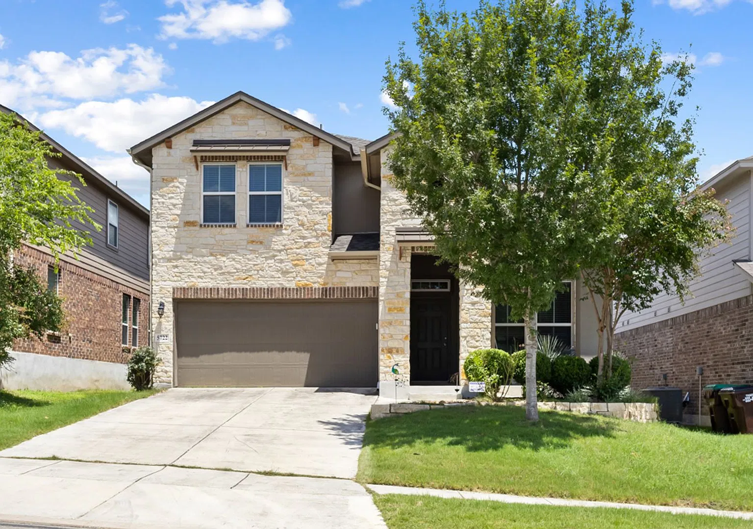 4 Bedroom, 3.5 bathrooms located in Alamo Ranch — Photo 1